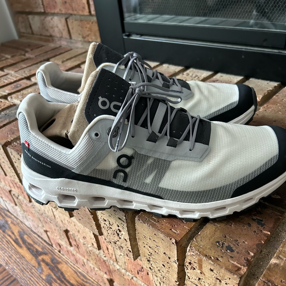 On Clouds- Cloud Vista size 11 mens shoes